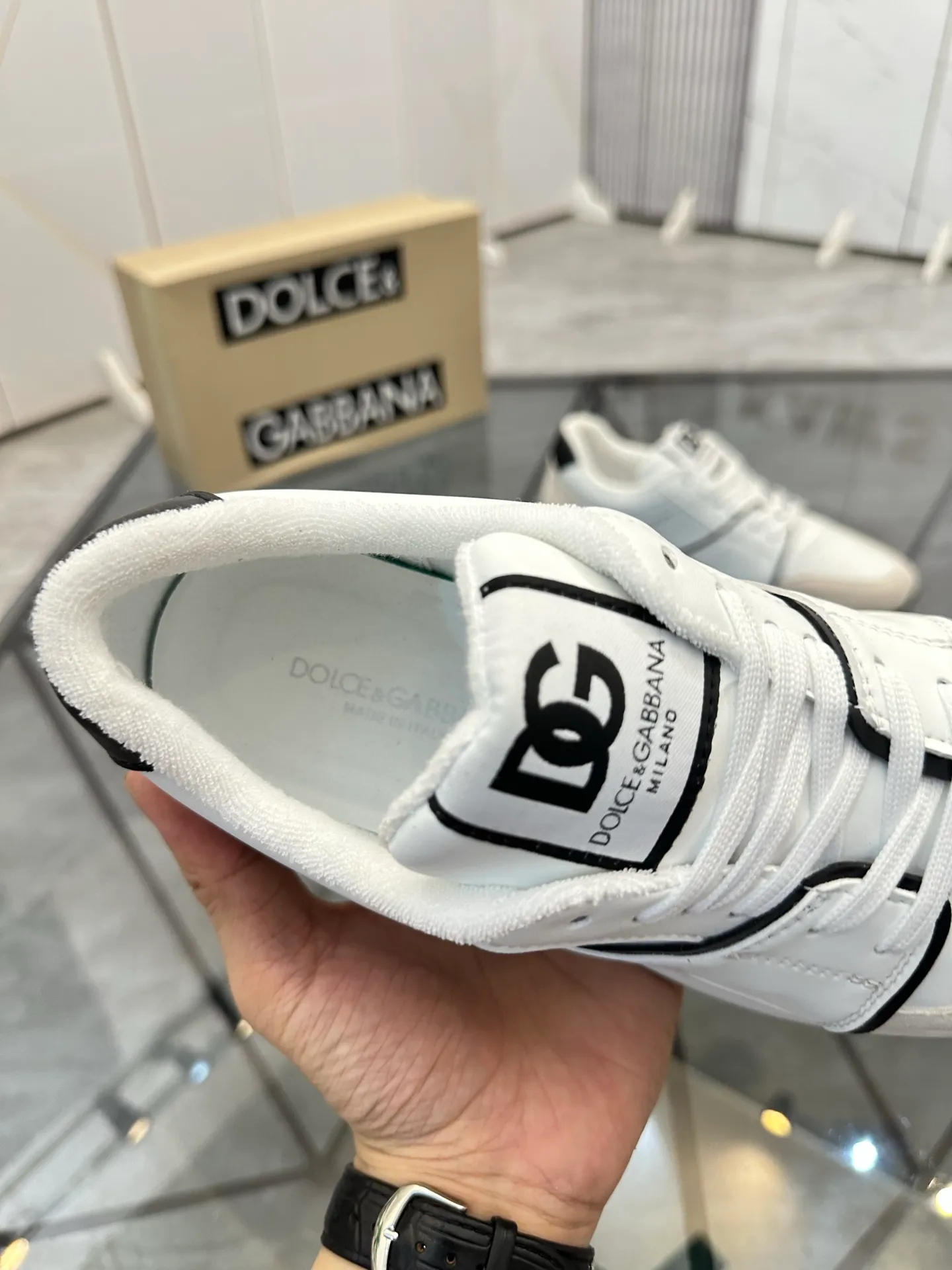 Selling men's shoes 💰: 💰P480¥ Product trademark: DG* "Dolce & Gabbana*" low-top casual shoes Regular size: 38-45 (can be customized to 46) Product material: imported cowhide upper, breathable lining, original outsole. Number: 803